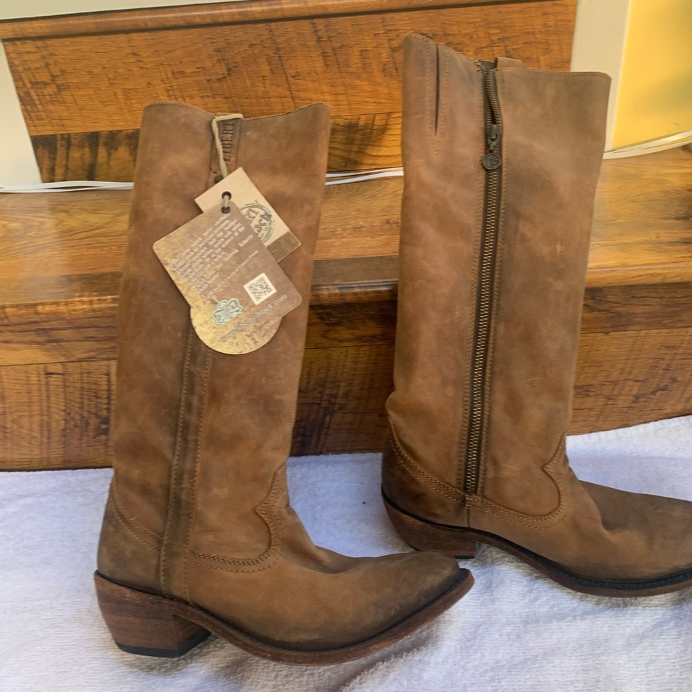 Liberty Black high tan distressed leather boots. As seen in Sundance. New w tags